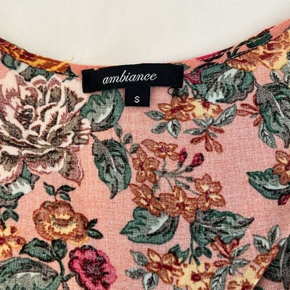 Ambiance szS flowered faux wrap bodice skirted elastic waist shorts romper EUC - Picture 4 of 11